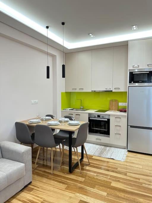 A Fully Renewed Modern Apartment Atenas Exterior foto